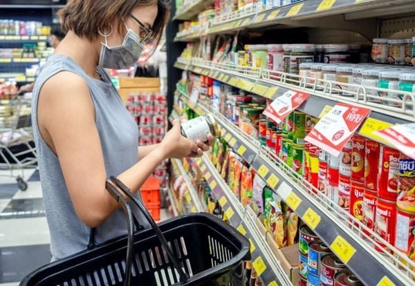 Người tiêu dùng lựa chọn thực phẩm không chứa chất bảo quản